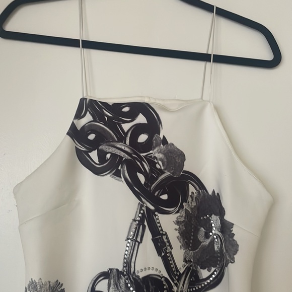 Chic Monochrome Floral Mini Dress - Picture 2 of 12